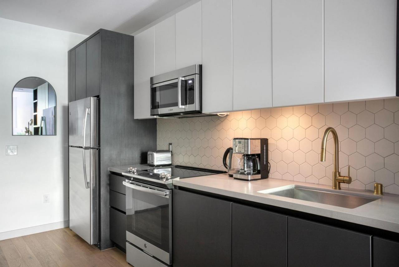 Apartment Hollywood W Pool Concierge Nr Shops Lax-1088 *