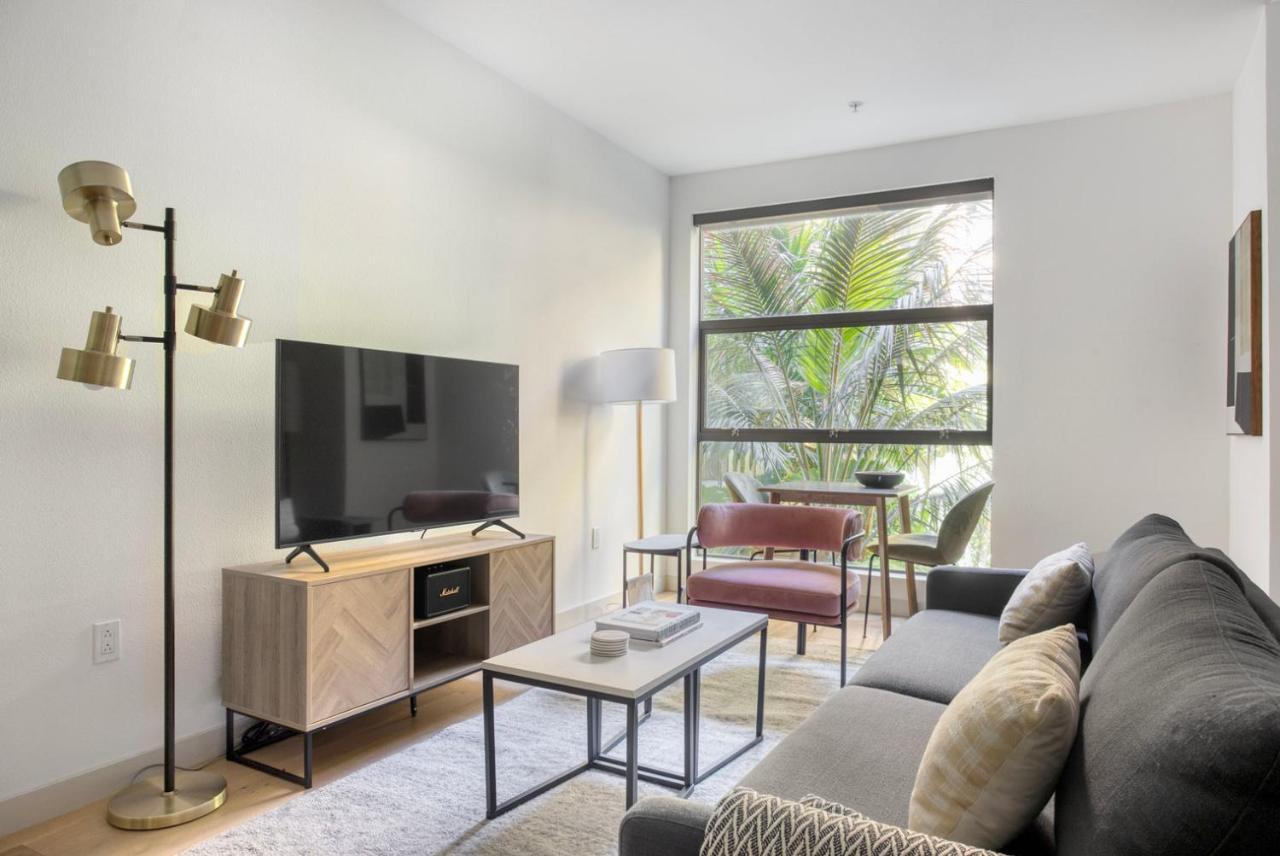 Hollywood W Pool Concierge Nr Shops Lax-1088 * Los Angeles