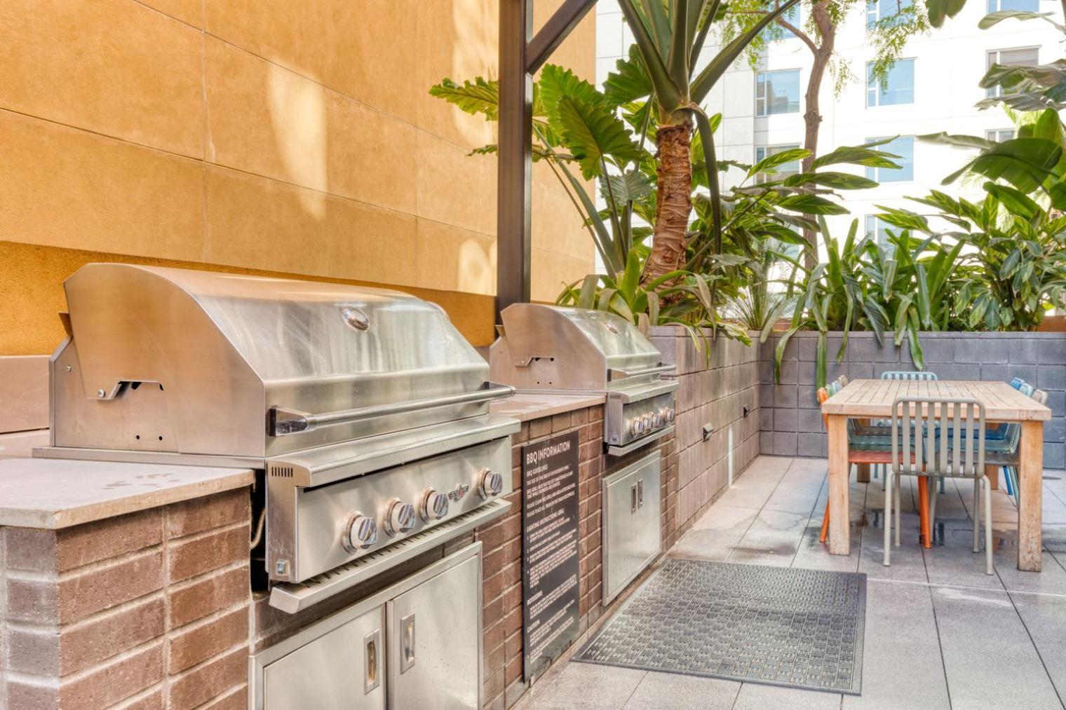 Apartment Hollywood W Pool Concierge Nr Shops Lax-1088 *