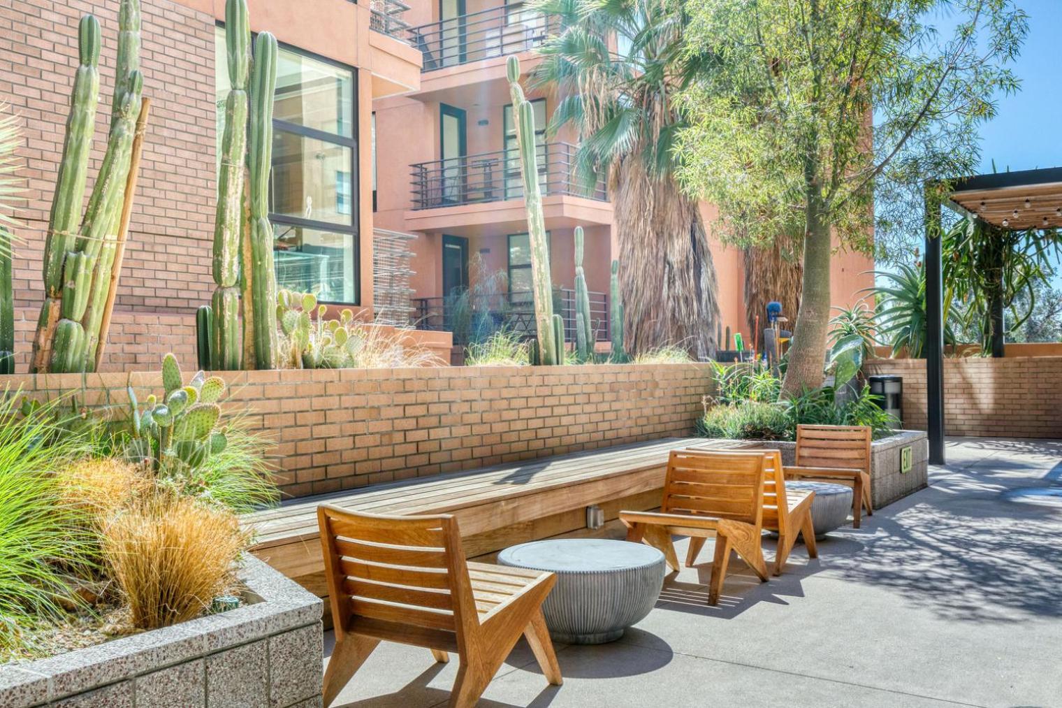 Hollywood W Pool Concierge Nr Shops Lax-1088 *