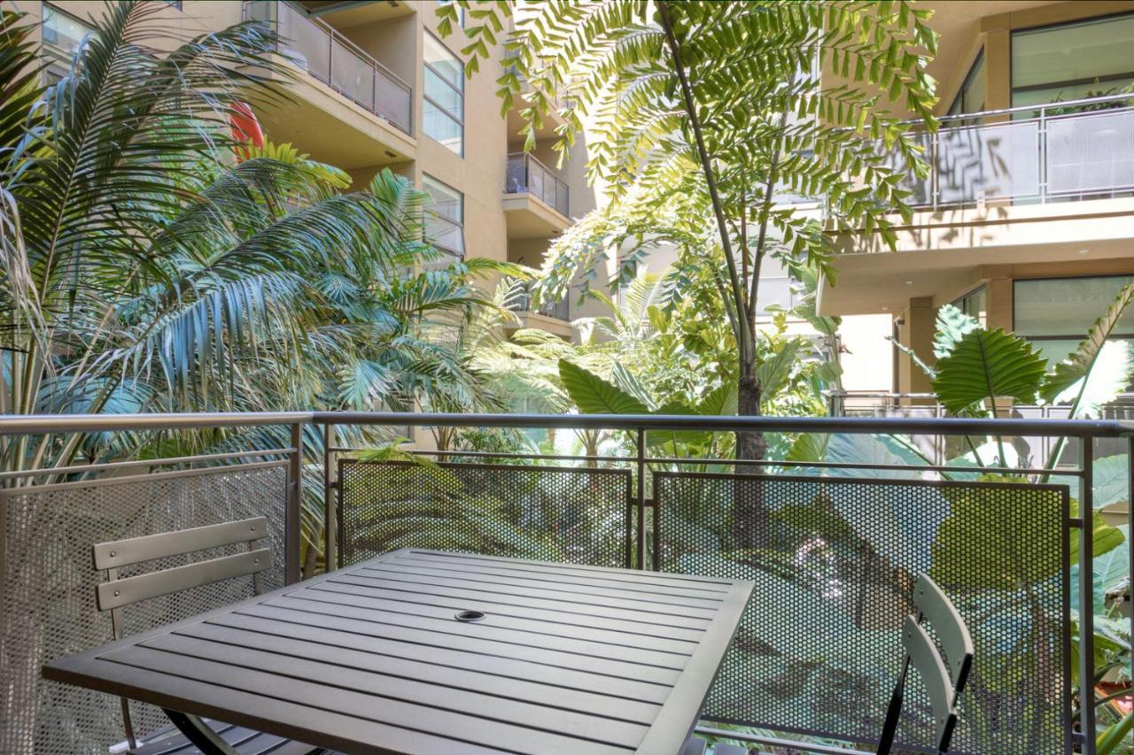 Apartment Hollywood W Pool Concierge Nr Shops Lax-1088