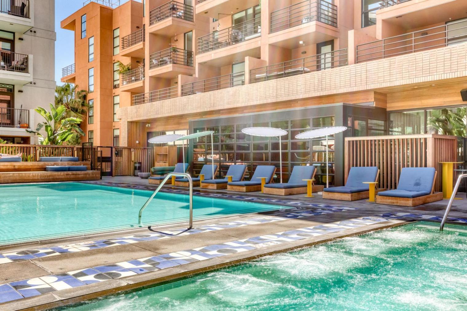 Hollywood W Pool Concierge Nr Shops Lax-1088 *